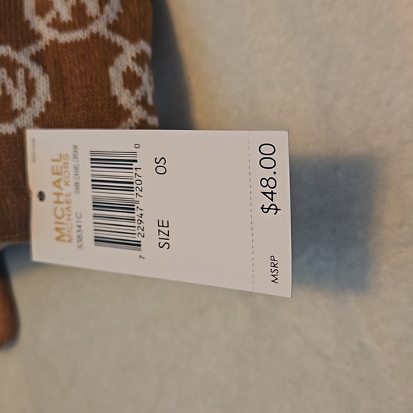 Micheal Kors Gloves - Picture 7 of 12